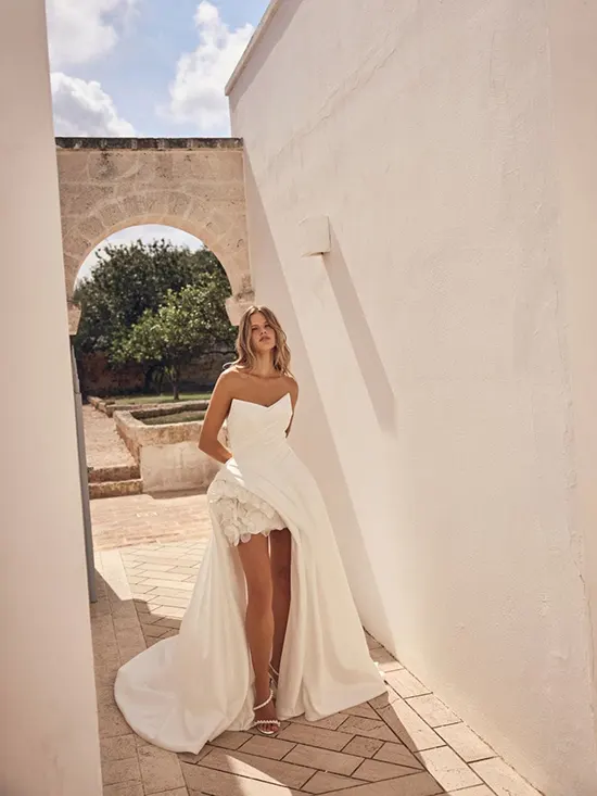 Modeca - Lia- Salon venčanica La Perla