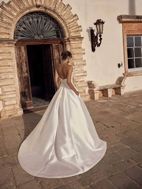 Modeca - Marcella - Salon venčanica La Perla
