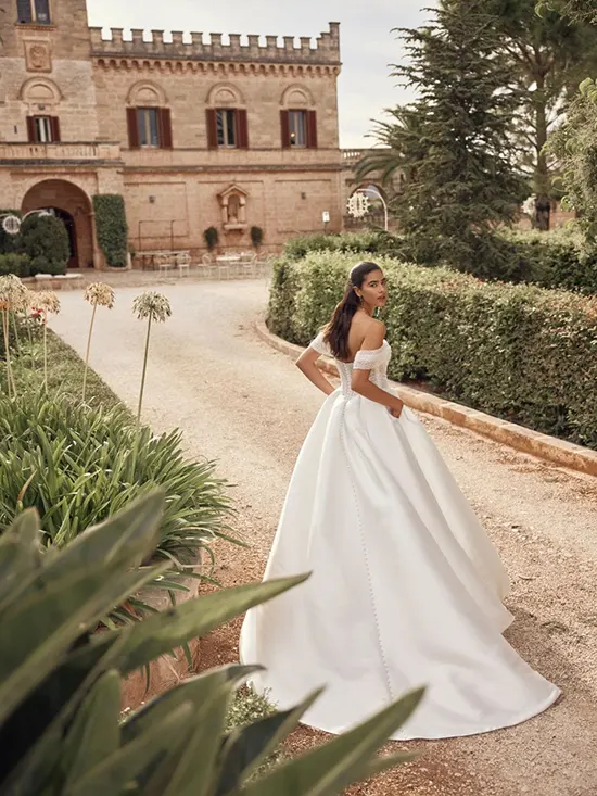 Modeca - Melindra - Salon venčanica La Perla